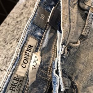 Boys size 10 distressed Buckle Conner/Tapered legs